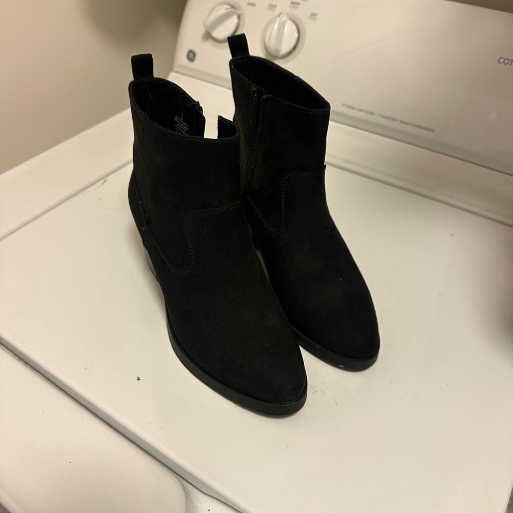 Old Navy Classic Black Ankle Booties